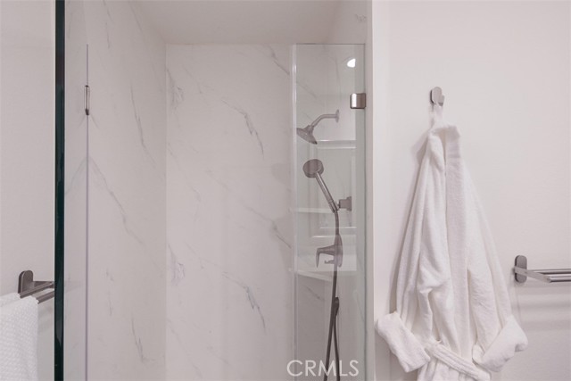 382 E California Boulevard, Pasadena CA: https://media.crmls.org/medias/62c2e340-d6ae-43a5-8743-a37a60fdb875.jpg