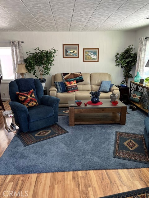 55524 Yucca Trail, Yucca Valley CA: https://media.crmls.org/medias/62c2f5a5-2099-44b0-b1d8-17526836a853.jpg