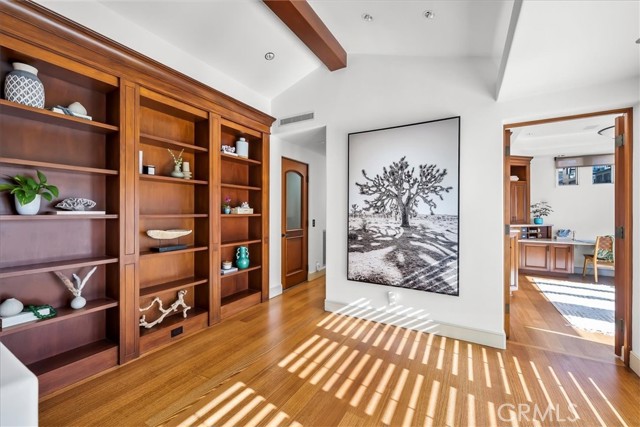 Detail Gallery Image 14 of 38 For 1800 the Strand, Manhattan Beach,  CA 90266 - 5 Beds | 5/1 Baths