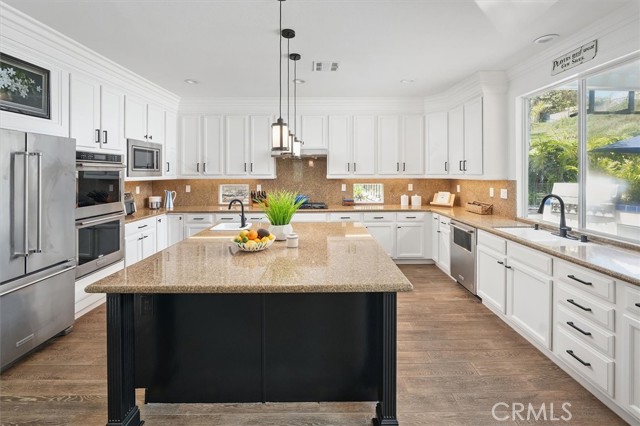 26745 Sandburn Place, Stevenson Ranch CA: https://media.crmls.org/medias/62c39cda-8aaf-4c0f-8ae5-9b5086e044ce.jpg