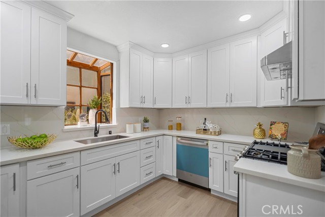 336 N Crescent Heights Boulevard, Los Angeles CA: https://media.crmls.org/medias/62c3c540-64c4-4687-a1e8-8ec1928f7876.jpg
