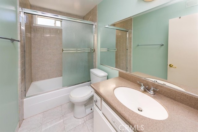 Detail Gallery Image 7 of 12 For 18550 Hatteras St #91,  Tarzana,  CA 91356 - 2 Beds | 2/1 Baths