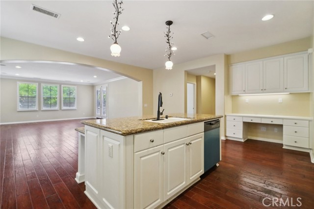 27 Antique Rose, Irvine CA: https://media.crmls.org/medias/62c5894d-8d64-4dec-8f7c-5dc42b42b0c1.jpg