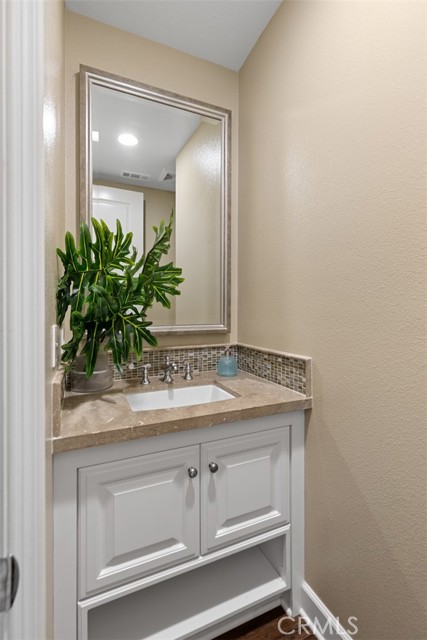 Image 19 of 61 For 17472 Oakbluffs Lane