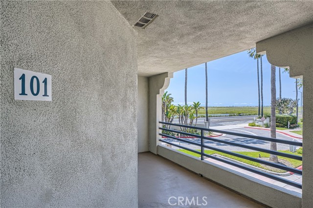 Detail Gallery Image 38 of 39 For 4167 Warner Ave #101,  Huntington Beach,  CA 92649 - 2 Beds | 2 Baths