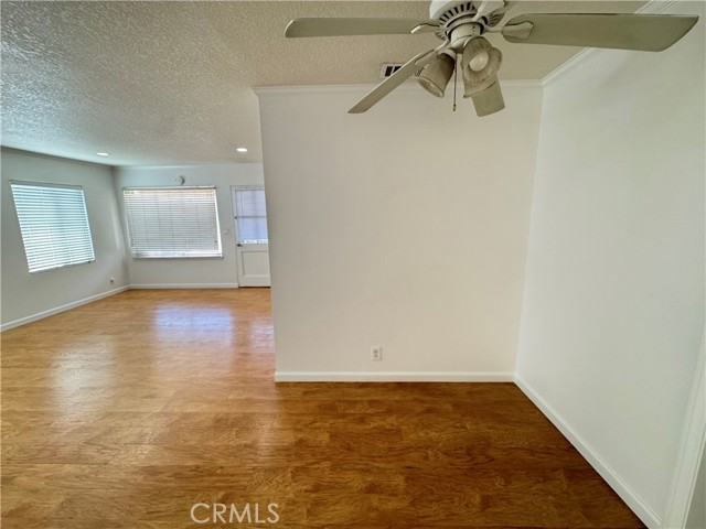 20608 Hawaiian Avenue, Lakewood CA: https://media.crmls.org/medias/62c80c9b-c7a9-46de-bbec-4fa4ef4ec37c.jpg