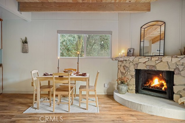 Detail Gallery Image 7 of 30 For 989 Calanda, Crestline,  CA 92325 - 2 Beds | 2 Baths