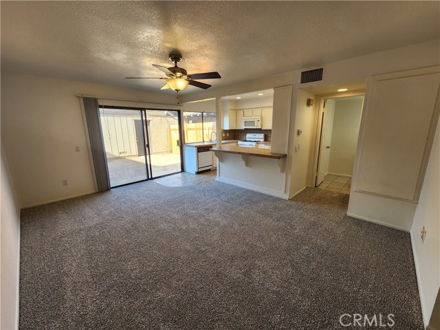 717 Knollwood Lane, San Dimas CA: https://media.crmls.org/medias/62c91220-bd71-40fe-aef8-39418c5bb31d.jpg