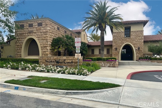 24229 La Montura Drive, Valencia CA: https://media.crmls.org/medias/62c9ea72-f6f2-494d-9f79-8780011e029c.jpg