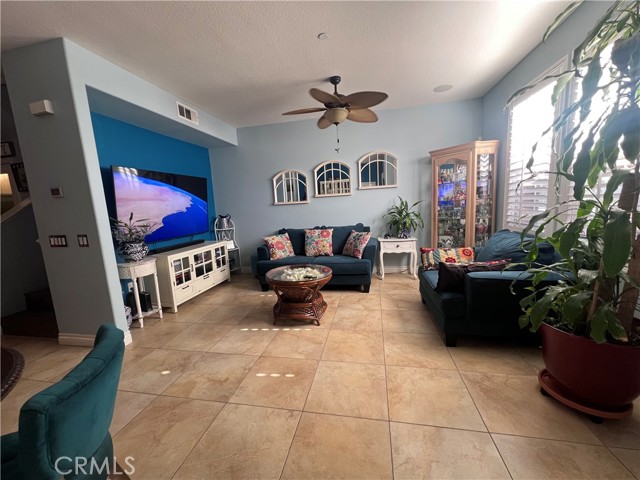 Detail Gallery Image 3 of 22 For 1492 Amsterdam Ct, Upland,  CA 91786 - 3 Beds | 2/1 Baths