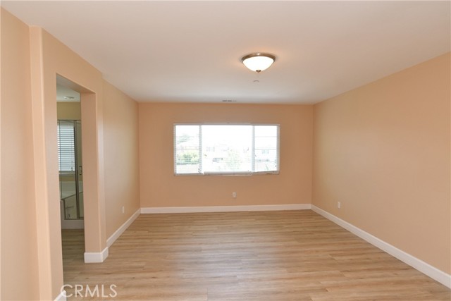 8011 Sea Salt Avenue, Fontana CA: https://media.crmls.org/medias/62ca084c-1f34-4c65-8481-164ee589df1c.jpg