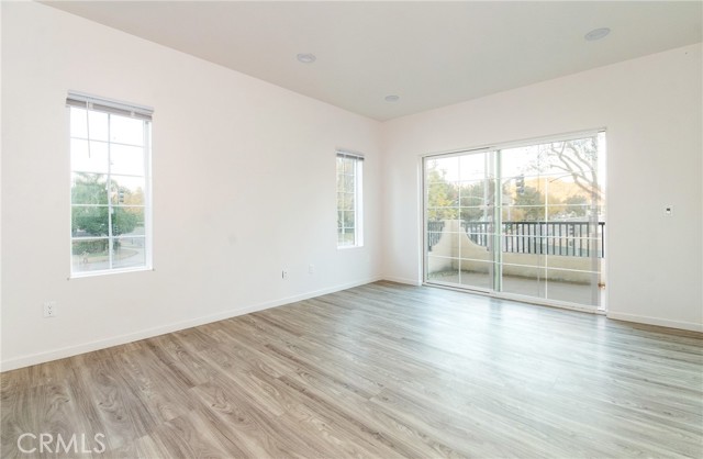 5502 Los Angeles Avenue, Simi Valley, California 93063, 3 Bedrooms Bedrooms, ,2 BathroomsBathrooms,Townhouse,For Sale,Los Angeles,MB25150074