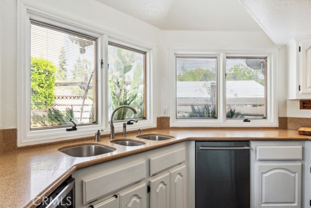 6978 Withers Road, Riverside CA: https://media.crmls.org/medias/62cb1151-c6dc-4ea8-9be1-2f0e6a989091.jpg