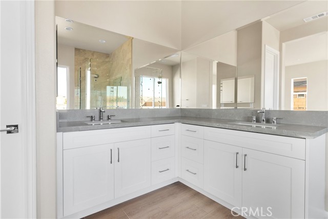 12980 Davona Dale Road, Apple Valley CA: https://media.crmls.org/medias/62cb7072-811a-4a2a-89a4-2c39e3c1f07b.jpg