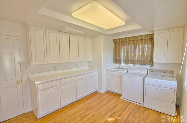 304 Avenue E, Redondo Beach, California 90277, 6 Bedrooms Bedrooms, ,4 BathroomsBathrooms,Residential,Sold,Avenue E,SB13009871