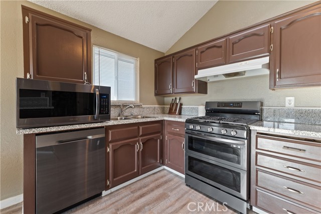 2433 N Knoll Avenue, Fresno CA: https://media.crmls.org/medias/62cbe335-c78e-4c16-a821-bbd72929d385.jpg