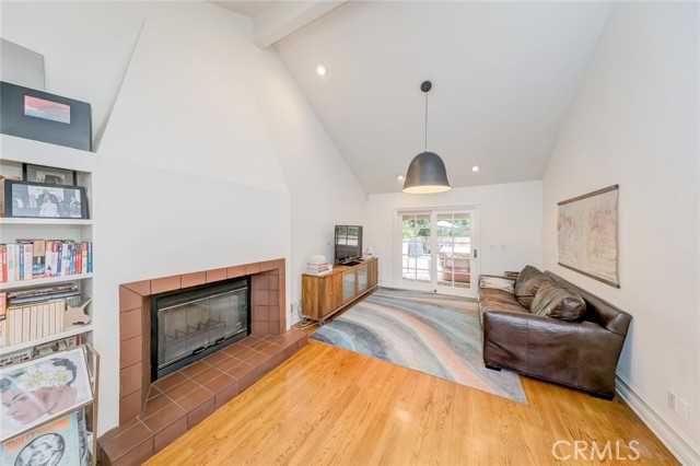 516 Orange Grove Avenue, South Pasadena CA: https://media.crmls.org/medias/62cbf4f2-d644-4da7-a272-bff96bc74457.jpg