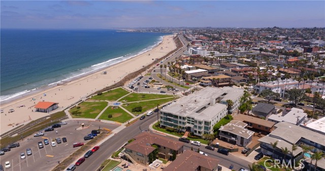 201 Calle Miramar, Redondo Beach CA: https://media.crmls.org/medias/62cc3f46-bbbf-4669-a69b-c839ff7809d3.jpg