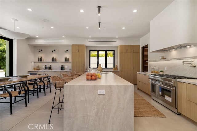 4320 Teesdale Avenue, Studio City CA: https://media.crmls.org/medias/62cc67e1-0727-4658-af6c-30598809eadc.jpg