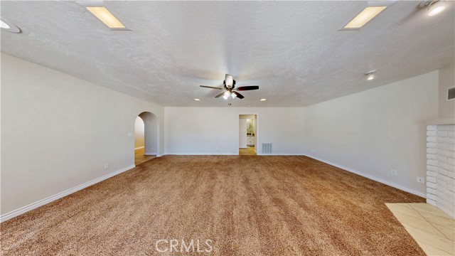 15460 Mandan Road, Apple Valley CA: https://media.crmls.org/medias/62cc7b78-0460-444a-8f09-7e2728888382.jpg