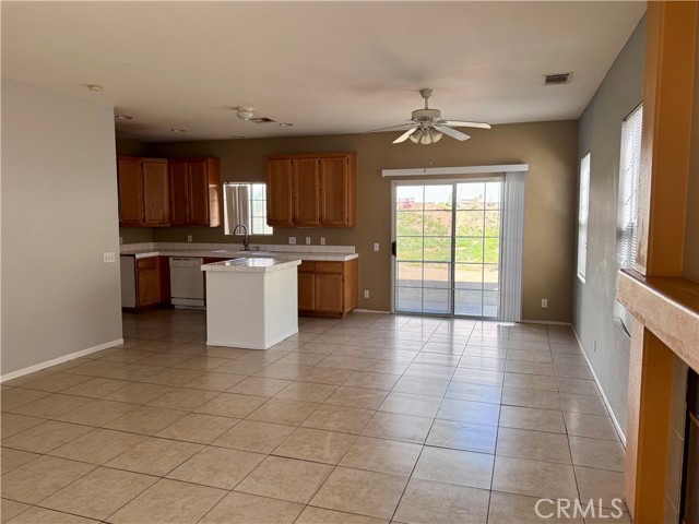 Detail Gallery Image 14 of 15 For 1621 Park Way, Lake Elsinore,  CA 92530 - 4 Beds | 2 Baths