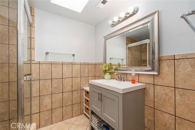 15900 Rowland Street, La Puente CA: https://media.crmls.org/medias/62cd1513-d4e9-4808-a425-ee6790787d8b.jpg