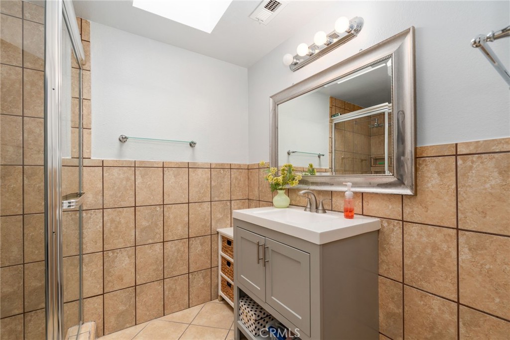 MLS #CV25226106 image #14