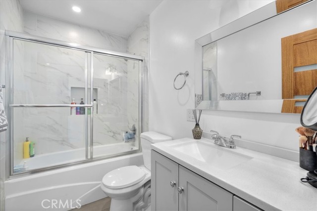 Detail Gallery Image 15 of 39 For 8435 Columbus Ave #10,  North Hills,  CA 91343 - 3 Beds | 2/1 Baths