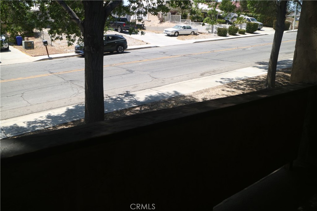 https://media.crmls.org/medias/62ce698d-ff53-43a1-9fc4-ee9d48698af8.jpg?preset=X-Large
