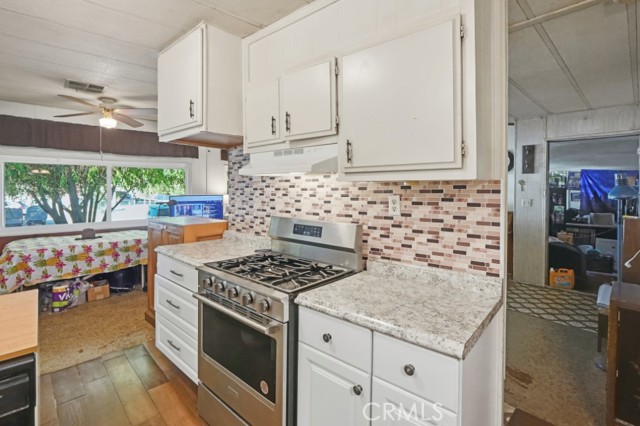 Detail Gallery Image 8 of 17 For 25346 Wanda Ln, Hemet,  CA 92544 - 2 Beds | 2 Baths