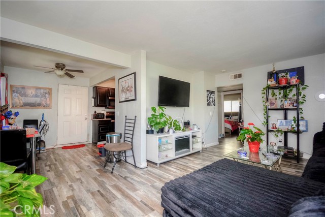 Detail Gallery Image 7 of 22 For 16015 Dorsey, Fontana,  CA 92335 - – Beds | – Baths