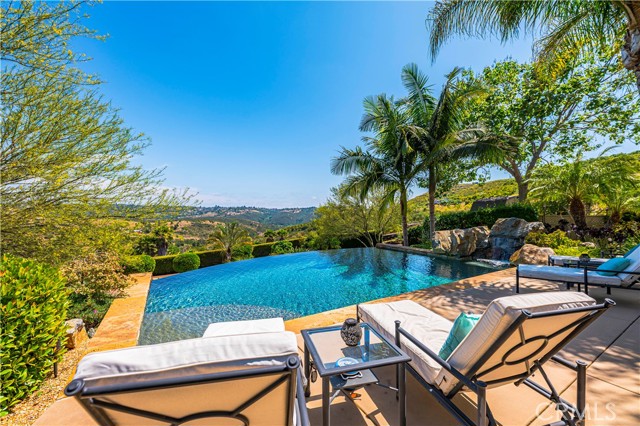 40468 Rock Mountain Drive, Fallbrook CA: https://media.crmls.org/medias/62d01170-465f-48b0-adf4-7702cdec7130.jpg