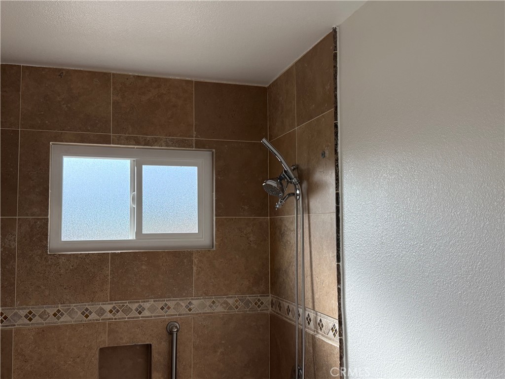 https://media.crmls.org/medias/62d033b4-b498-40bb-9b47-31c23d37242e.jpg?preset=X-Large