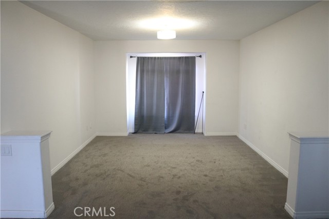 Detail Gallery Image 4 of 21 For 11243 Pinon Ave, Hesperia,  CA 92345 - 3 Beds | 2 Baths