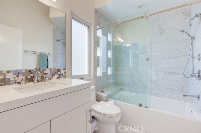 En Suite bathroom off Second Primary bedroom