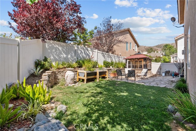29513 Blake Way, Canyon Country CA: https://media.crmls.org/medias/62d1981a-d546-4ac3-96f4-6e1f88bf7c1f.jpg