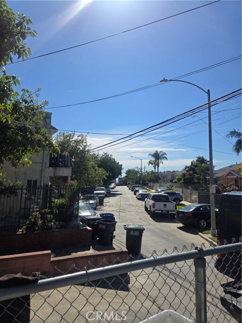 Detail Gallery Image 6 of 8 For 3202 Ganahl, Los Angeles,  CA 90063 - 4 Beds | 3 Baths