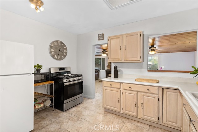 Detail Gallery Image 8 of 25 For 35194 Velardo, Yucaipa,  CA 92399 - 4 Beds | 2 Baths