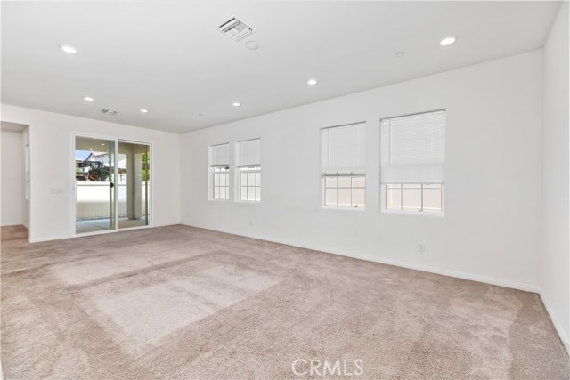 Detail Gallery Image 4 of 34 For 8822 Searcher St, Chino,  CA 91708 - 5 Beds | 3 Baths