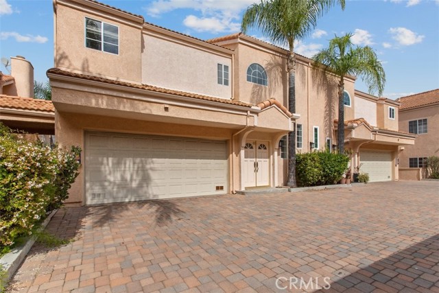 Detail Gallery Image 1 of 23 For 5200 White Oak Ave #61,  Encino,  CA 91316 - 2 Beds | 2/1 Baths