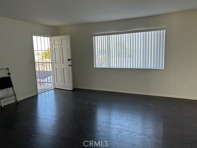 835 W 13th Street, San Pedro CA: https://media.crmls.org/medias/62d50706-d15f-44a5-ab4d-c430c3e20947.jpg