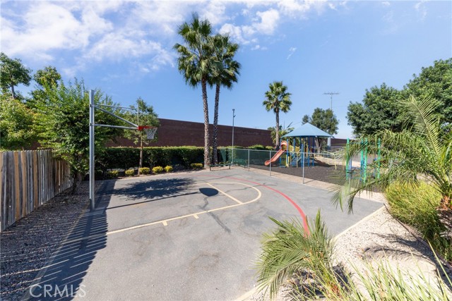1560 Massachussetts Avenue, Riverside CA: https://media.crmls.org/medias/62d5ba7d-7172-4a95-884a-45d59d4f4ff8.jpg