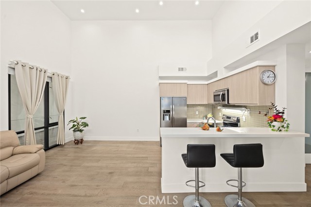 Detail Gallery Image 7 of 31 For 210 N Monterey St #503,  Alhambra,  CA 91801 - 2 Beds | 2 Baths