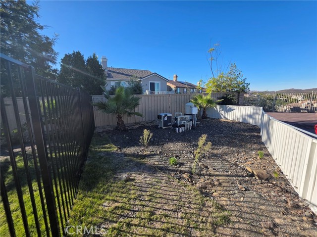 Detail Gallery Image 11 of 15 For 51 Volta Del Tintori St, Lake Elsinore,  CA 92532 - 4 Beds | 3 Baths