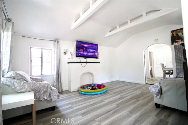 Detail Gallery Image 3 of 12 For 9528 Mcnerney Ave, South Gate,  CA 90280 - 2 Beds | 2 Baths