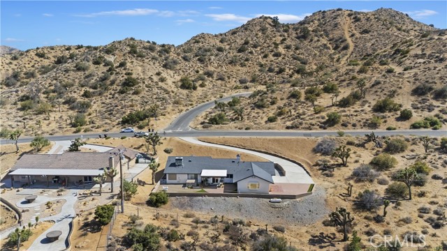 55578 Free Gold Drive, Yucca Valley CA: https://media.crmls.org/medias/62d784d1-4893-4301-b78e-1aafd60cd9a0.jpg