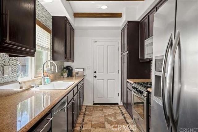 13506 Silver Palms Lane, Sylmar CA: https://media.crmls.org/medias/62d7866c-e0bc-4c2d-8270-451df57cddcf.jpg