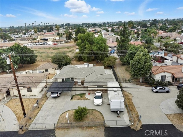 17962 Merrill Avenue, Fontana CA: https://media.crmls.org/medias/62d7a25e-1b9a-4c65-8d77-ca5baf565d6c.jpg