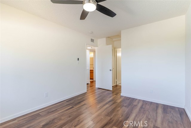 Detail Gallery Image 15 of 26 For 909 E Chevy Chase #9,  Glendale,  CA 91205 - 2 Beds | 2 Baths