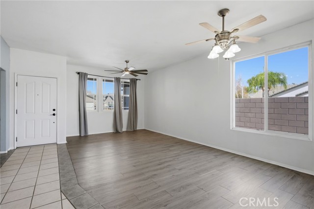 Detail Gallery Image 4 of 27 For 1853 Rue Chablis, San Jacinto,  CA 92583 - 4 Beds | 2 Baths